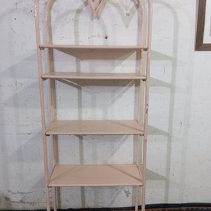 Biblioteca Estilo Art Decó en Caño Rosa con Detalles en Bronce - imagen 5