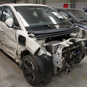 Lote anterior: Auto Eléctrico Blanco con Daños Frontales y Laterales