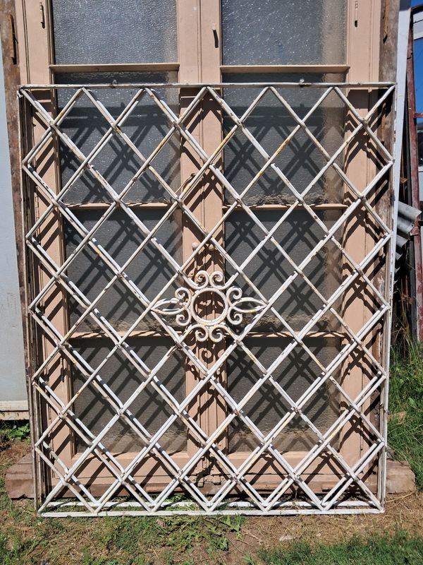 Item 883019 - Image 1