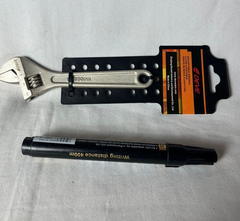 Llave Francesa Ajustable Marca DEVE Nueva