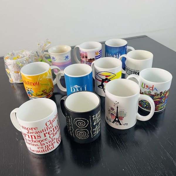 Colección de tazas en porcelana de varios países - imagen 1