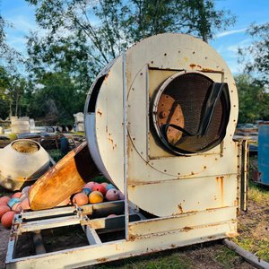 Lote siguiente: Turbina Industrial para Horno - Metal Desgastado