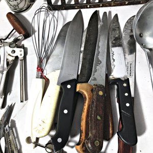 Lote de Utensilios de Cocina: Cuchillos, Cucharas, Rallador y Más - imagen 3