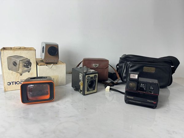 Colección de cámaras y proyectores vintage - imagen 1