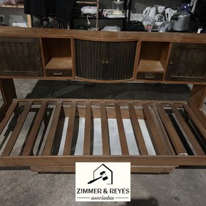 Cama de una plaza con estante superior de madera - imagen 2