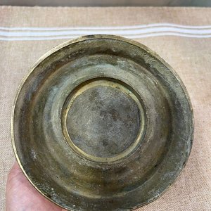 Cenicero de Bronce con Relieve de Castillo y Cuatro Apoyacigarrillos - imagen 3