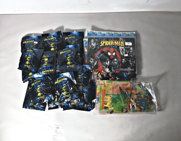 Lote de 26 Piezas: Puzzles y Juguetes de Pikachu y Spiderman - imagen 1