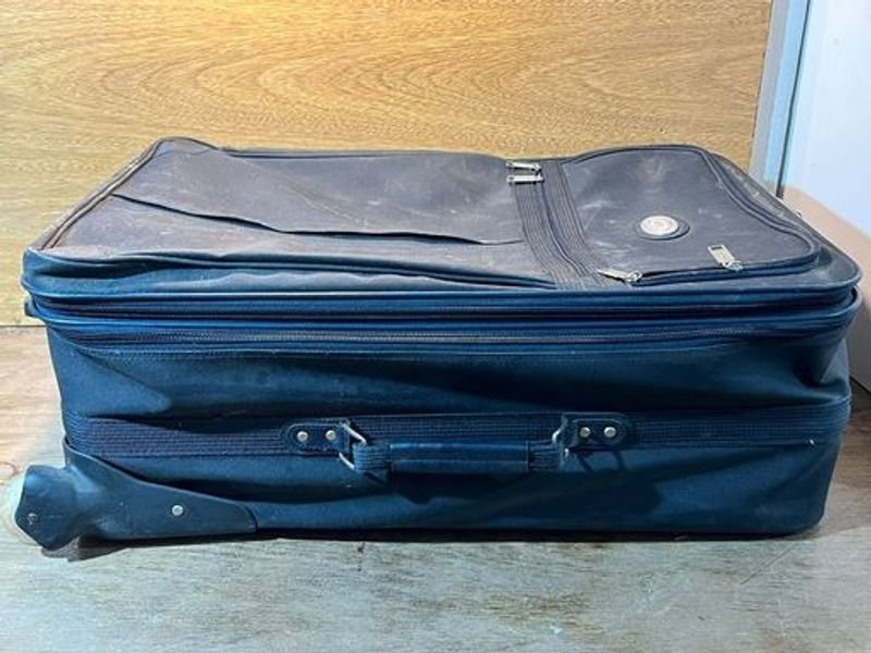 Valija Internacional Lennin: Maleta de Viaje en Excelente Condición - imagen 5