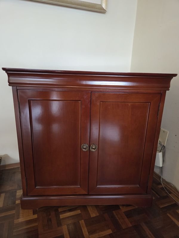 Lote anterior: Aparador moderno de madera con diseño sencillo