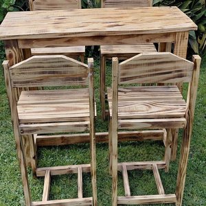 Mesa Desayunador Rústica con Cuatro Banquetas de Madera - imagen 3