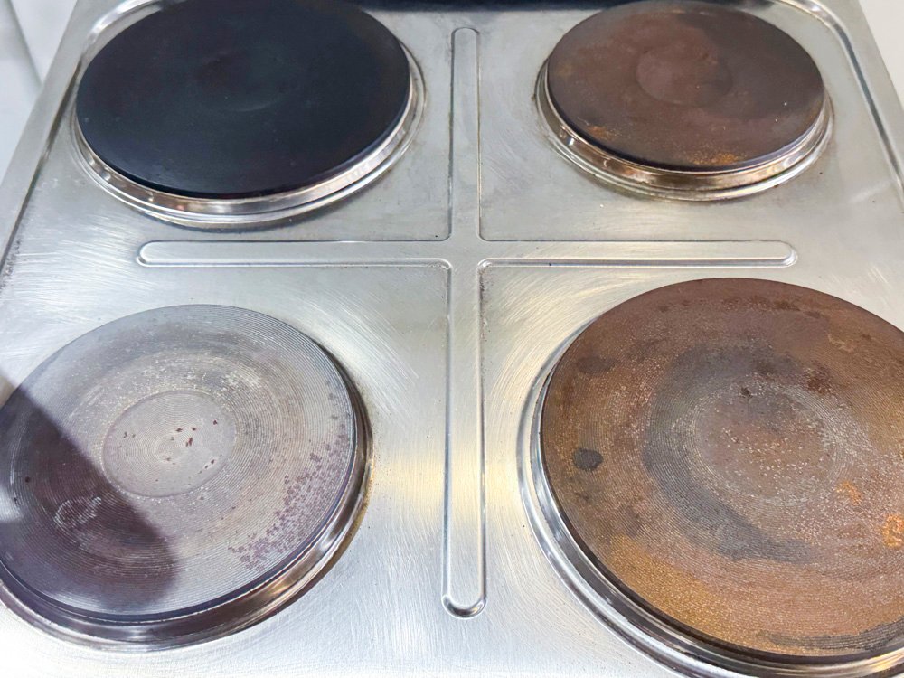 Electrodoméstico Electrico Cocina DELNE con 4 hornallas - imagen 2