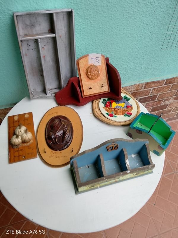 Lote siguiente: Colección de objetos variados
