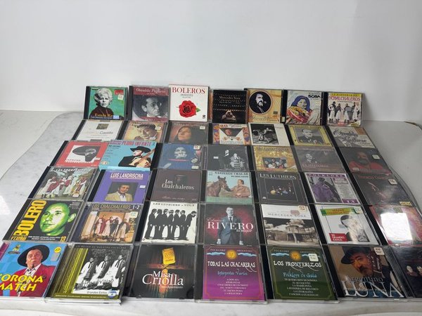Colección de 42 CDs de Tango, Folclore y Canto Popular Argentino - imagen 1