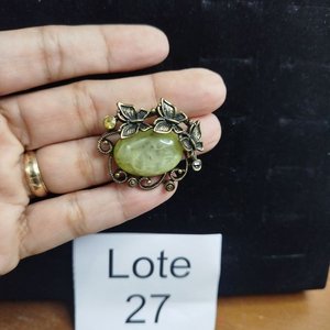 Lote anterior: Anillo Vintage con Piedra Verde Ovalada y Detalles de Hojas