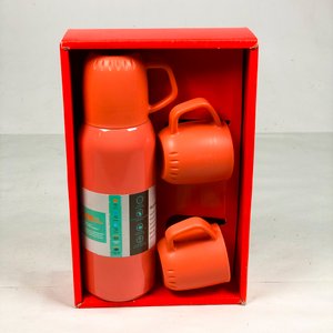 Set de Termo y Tazas Naranja para Camping en Caja - imagen 2