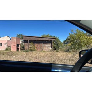 Terreno en Punta del Diablo con cabaña prefabricada para demoler - Propiedad inmobiliaria