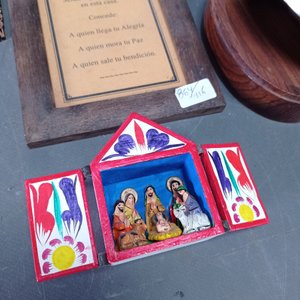 Lote de Adornos Religiosos: Cruces, Cuadro y Alhajero - imagen 4