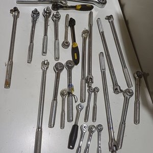 Lote de 30 Llaves de Cricket con Detalles de Uso - imagen 2