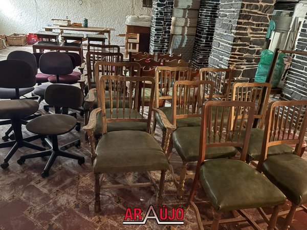 Lote de 25 Sillas Varias para Restaurar - imagen 1