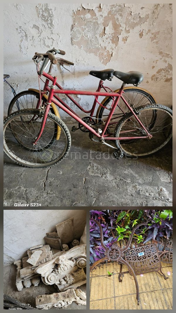 Bicicletas Antiguas y Mueble de Hierro Forjado