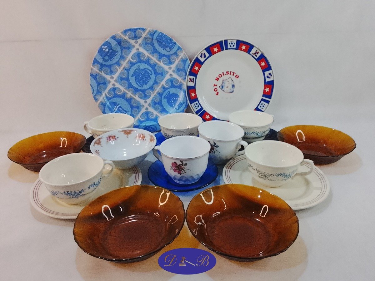 Juego de Vajilla y Loza Variada con Tazas, Platos y Cuencos