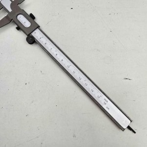 Calibre Metálico Vernier con Escala en Pulgadas y Centímetros - imagen 3