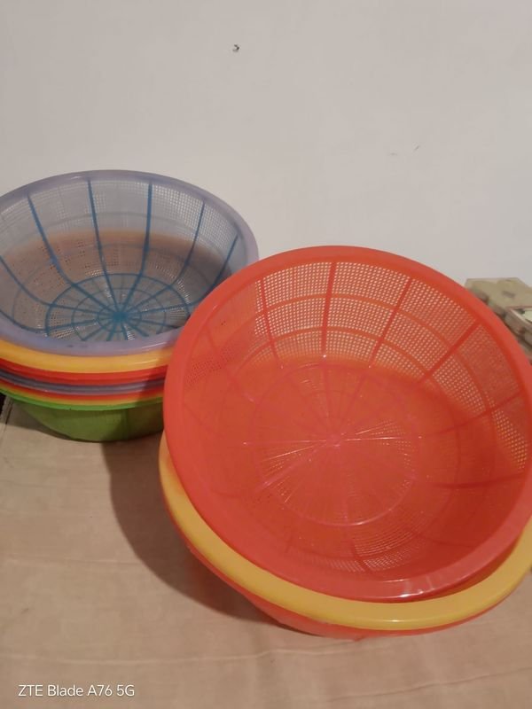 Juego de Coladores de Plástico Multicolores