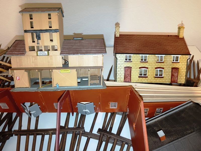 Item 895381 - Image 1