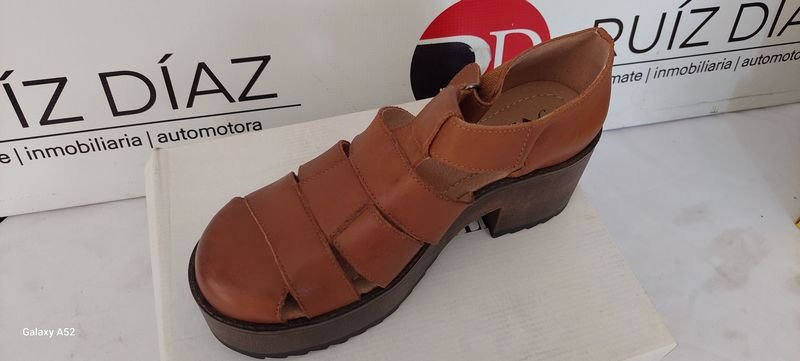 Zapatos de cuero marrón tamaño 39 - imagen 3