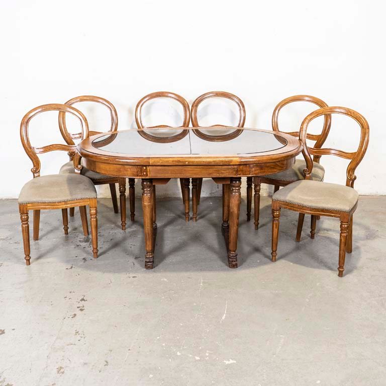 Lote anterior: Mesa de comedor inglesa con seis sillas tapizadas