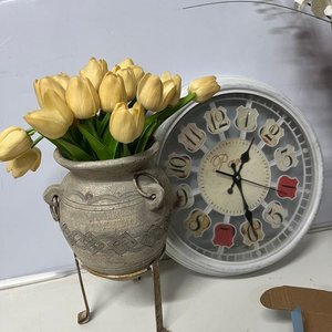 Lote de Floreros, Reloj de Pared y Velas LED - imagen 3