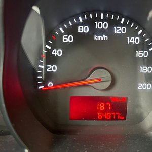 Kia Picanto 1.0 Hatchback 5 Puertas - Año 2016 - Gris Plata - imagen 9