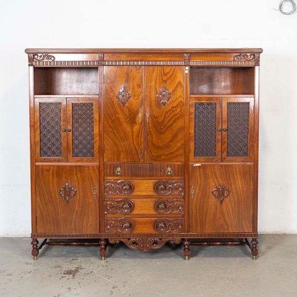 Aparador Tudor tallado con ocho puertas y cuatro cajones - imagen 1