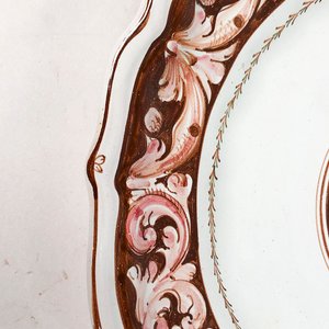 Centro de Porcelana Blanca con Ángel y Flores, Borde Rojo - 34 cm - imagen 4