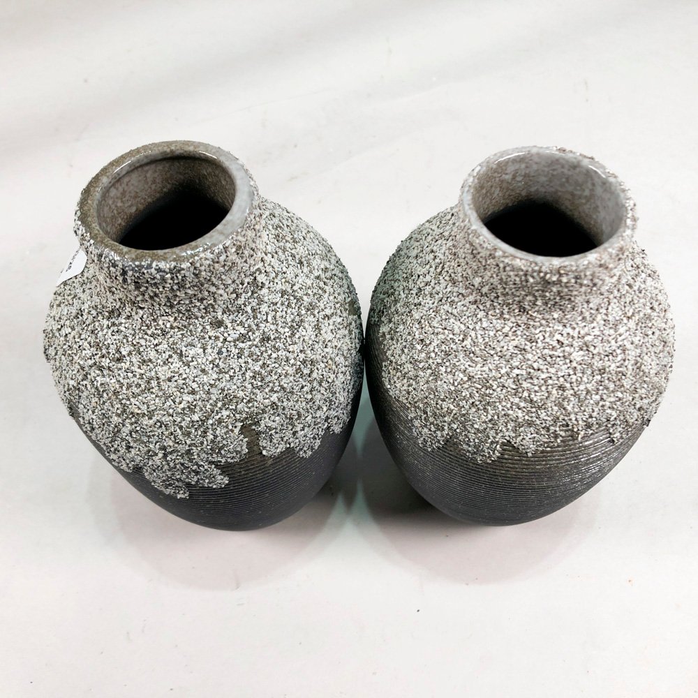Dos floreros en cerámica gris con arena de 16 cm - imagen 4