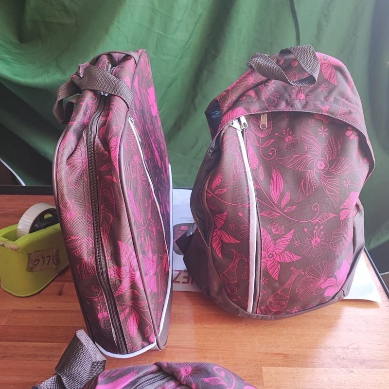 Conjunto de accesorios para laptop y viaje - imagen 3