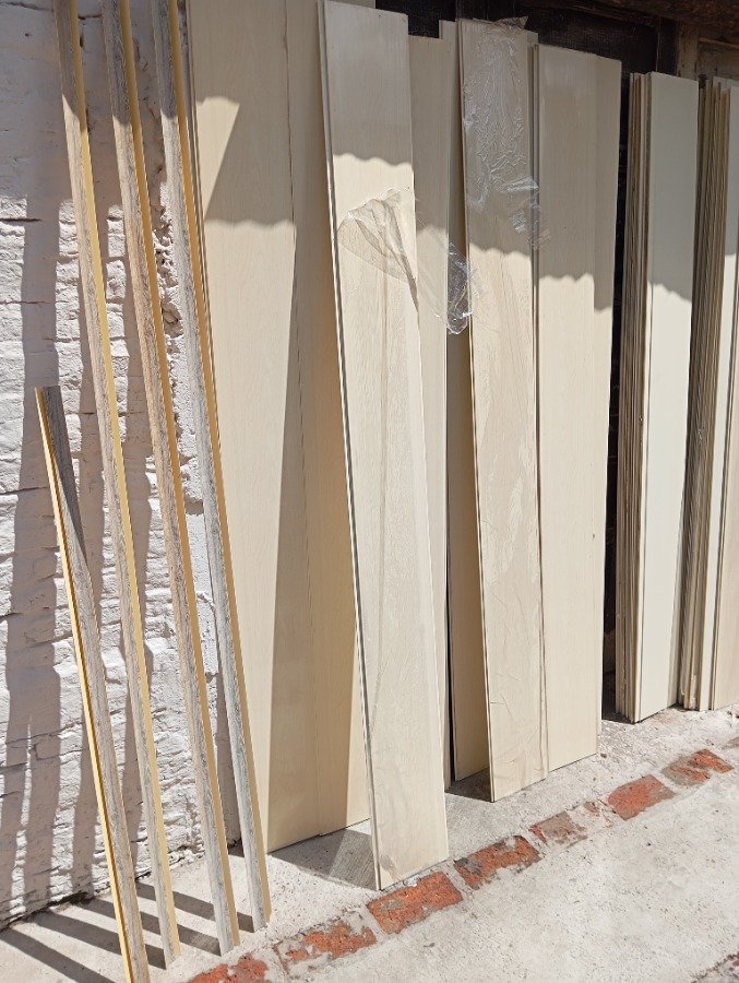 Tablas de cielorraso beige imitación madera - imagen 2