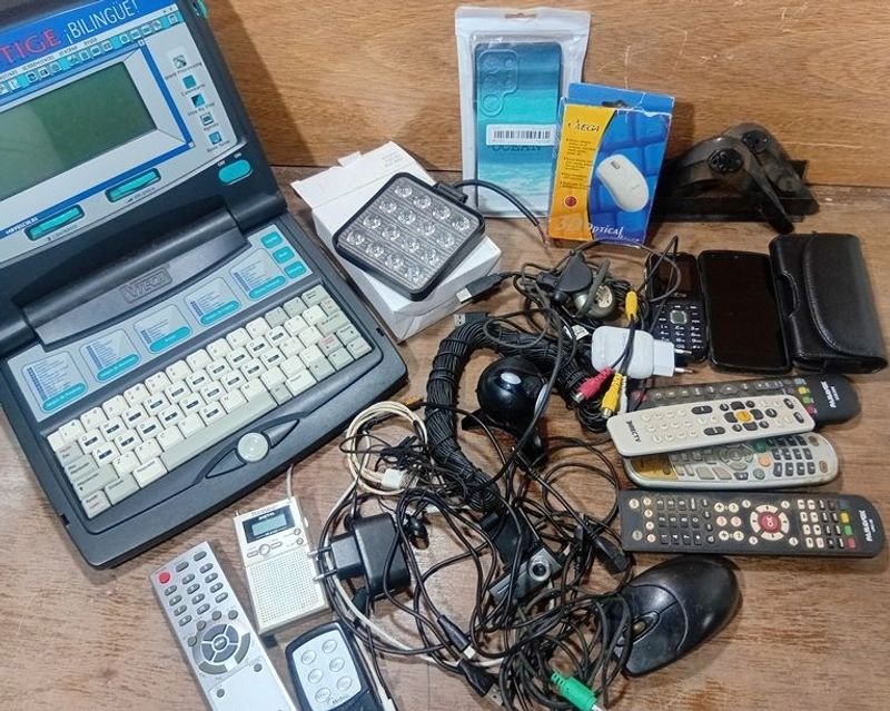 Lote siguiente: Gran Lote de Informática y Accesorios