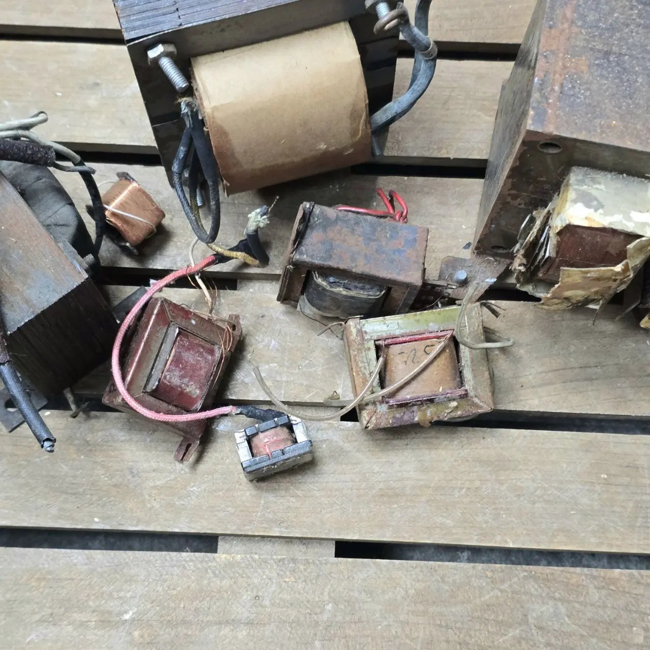 Item lote-49-transformadores-x6 - Image 1