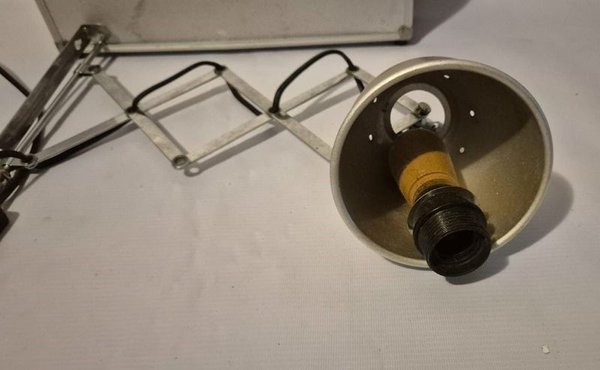 Maletín de Aluminio Porta Soporte Giratorio Dremel y Lámpara de Escritorio Articulada - imagen 5