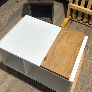 Lote anterior: Ratona y mesa de luz