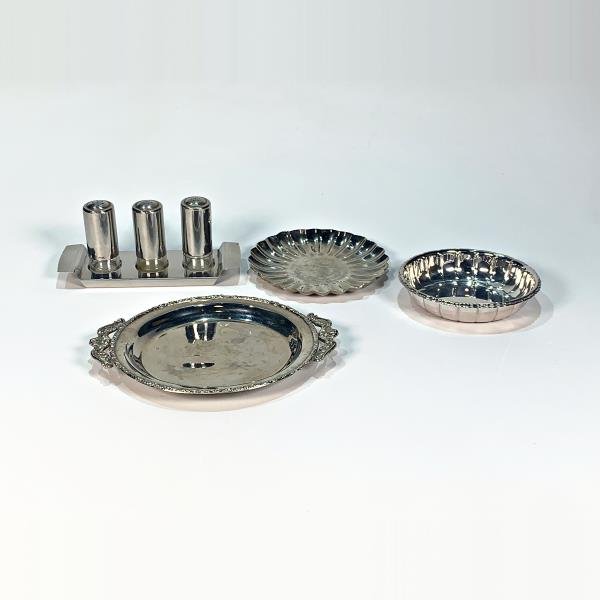Set de 4 piezas de metal: 3 centros y 1 especiero con depósito de acrílico