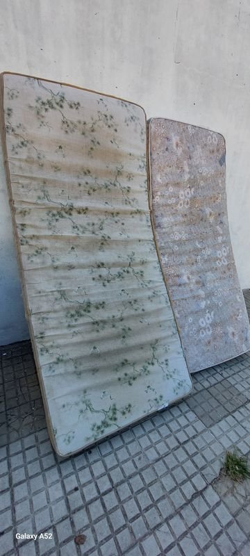 Colchones de 1 plaza en buen estado - imagen 2