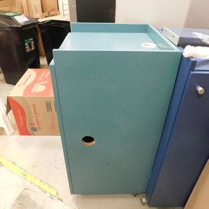 Mueble de comercio con puerta - imagen 4