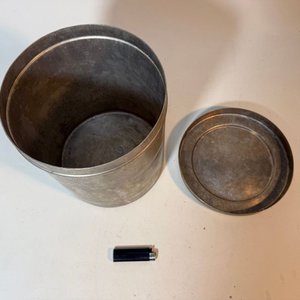 Tarro Cilindrico Grande de Aluminio con Tapa - imagen 3