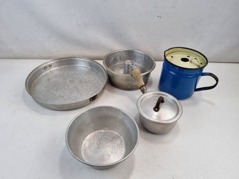 Lote de 5 Utensilios de Cocina Rochedo: Asadera, Savarín, Jarra, Cazo y Olla