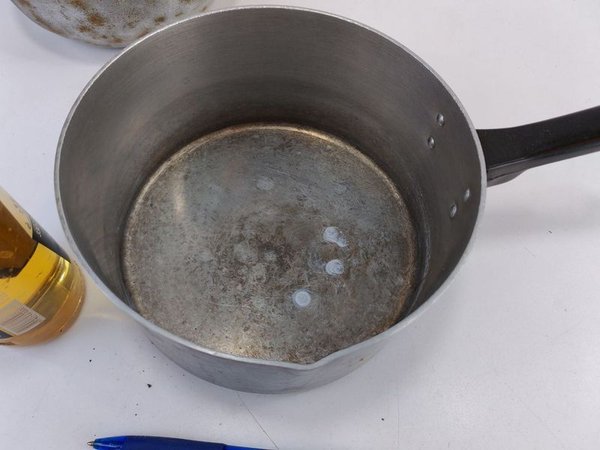 Pots with Lids and Kitchen Utensils - imagen 11