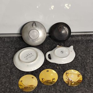 Set de 7 platillos decorativos de bronce y porcelana - imagen 5