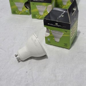 Focos Dicroicos LED Evolution 7W Luz Fría GU10 (Pack x 6) - imagen 6