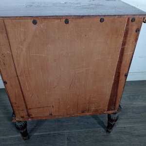 Mesa de Noche Estilo Sheraton con Cajón y Puerta - imagen 7